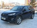 Toyota RAV4 2020 года за 17 500 000 тг. в Петропавловск – фото 2