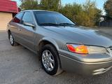 Toyota Camry 1998 года за 2 800 000 тг. в Талдыкорган – фото 2