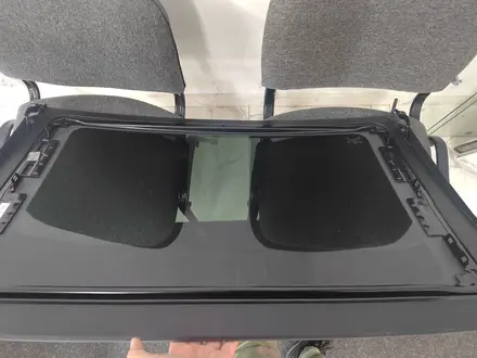 Стекло панорамной крыши Kia Sorento XM за 180 000 тг. в Астана – фото 2