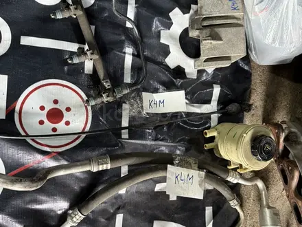 Топливная рампа с форсунками k4m за 40 000 тг. в Караганда – фото 2