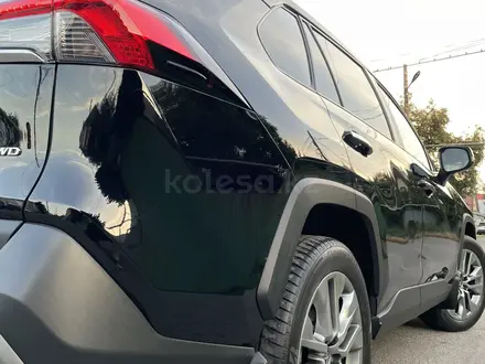 Toyota RAV4 2022 года за 16 300 000 тг. в Алматы – фото 29