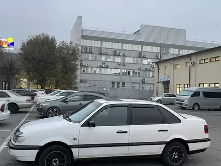 Volkswagen Passat 1995 года за 1 400 000 тг. в Алматы – фото 2