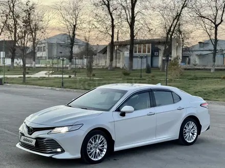 Toyota Camry 2020 года за 15 000 000 тг. в Шымкент