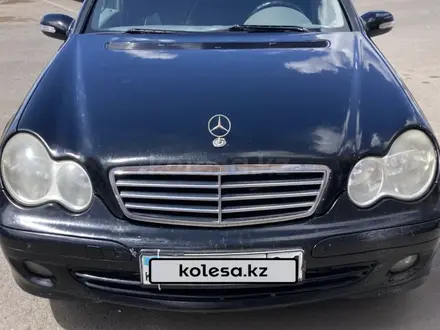Mercedes-Benz C 200 2006 года за 3 200 000 тг. в Астана