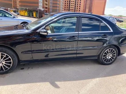 Mercedes-Benz C 200 2006 года за 3 200 000 тг. в Астана – фото 4