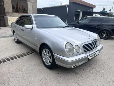 Mercedes-Benz E 230 1996 года за 3 000 000 тг. в Атбасар