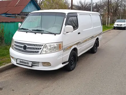 Toyota Hiace 2013 года за 3 700 000 тг. в Алматы