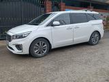 Kia Carnival 2017 годаүшін10 500 000 тг. в Алматы – фото 4