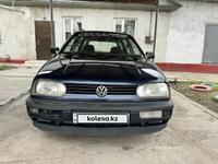 Volkswagen Golf 1994 годаүшін2 100 000 тг. в Алматы