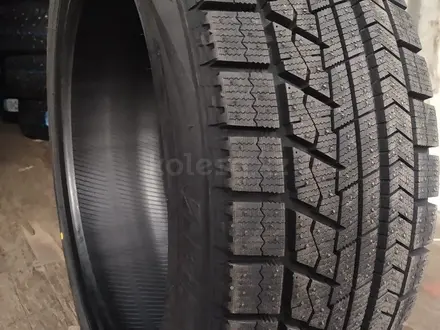 215-55-17 Bridgestone Blizzak за 67 000 тг. в Алматы