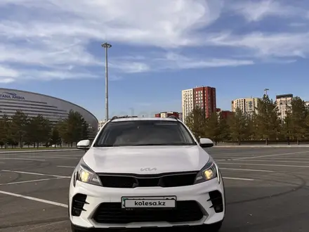 Kia Rio X-Line 2022 года за 9 538 000 тг. в Астана – фото 6