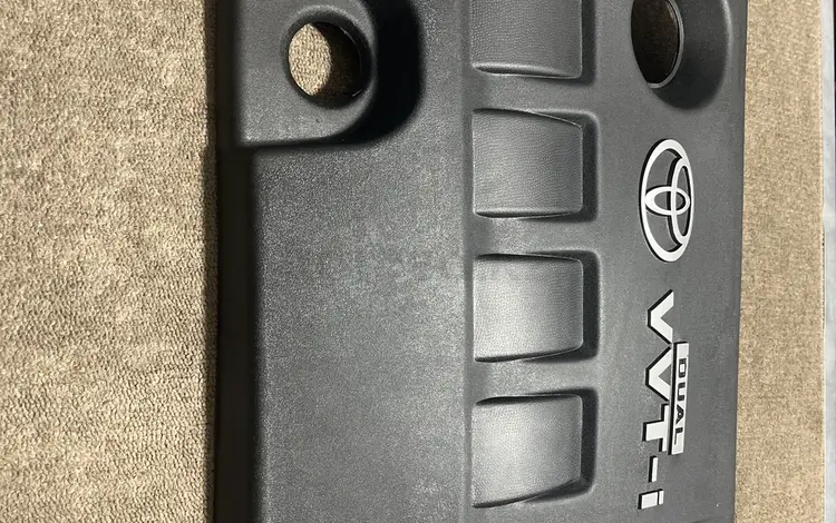 Крышка мотра (двигателя) Toyota Corolla 2008- за 15 000 тг. в Алматы