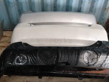 Привозной оригинальный задний бампер на Toyota Camry 40 за 60 000 тг. в Алматы