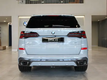 BMW X5 XDrive 40i 2026 года за 68 613 184 тг. в Павлодар – фото 5