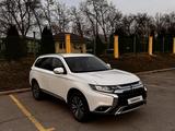 Mitsubishi Outlander 2018 годаfor8 500 000 тг. в Алматы