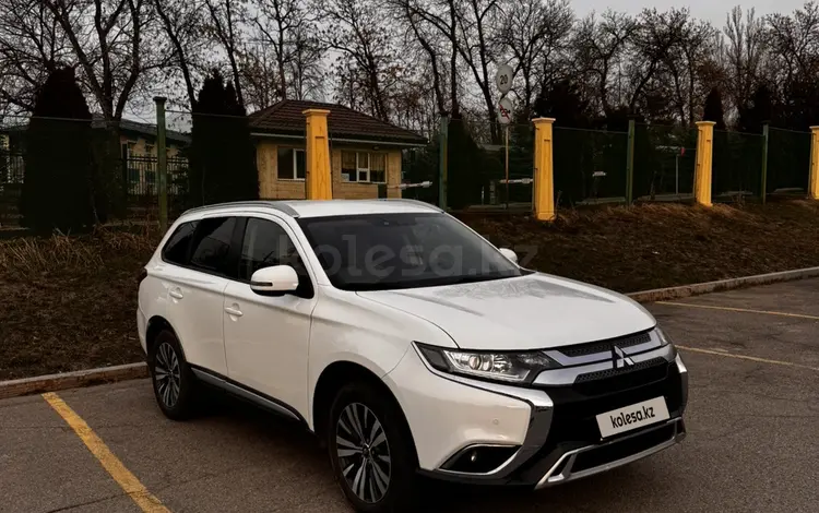 Mitsubishi Outlander 2018 года за 7 800 000 тг. в Алматы