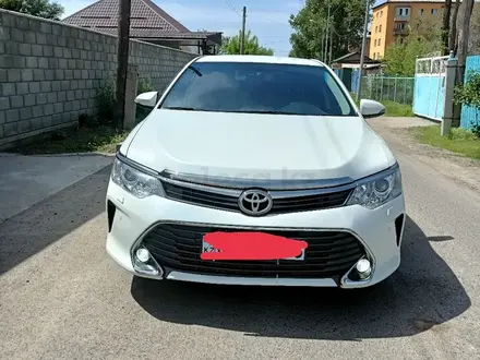 Toyota Camry 2017 года за 13 200 000 тг. в Алматы – фото 20