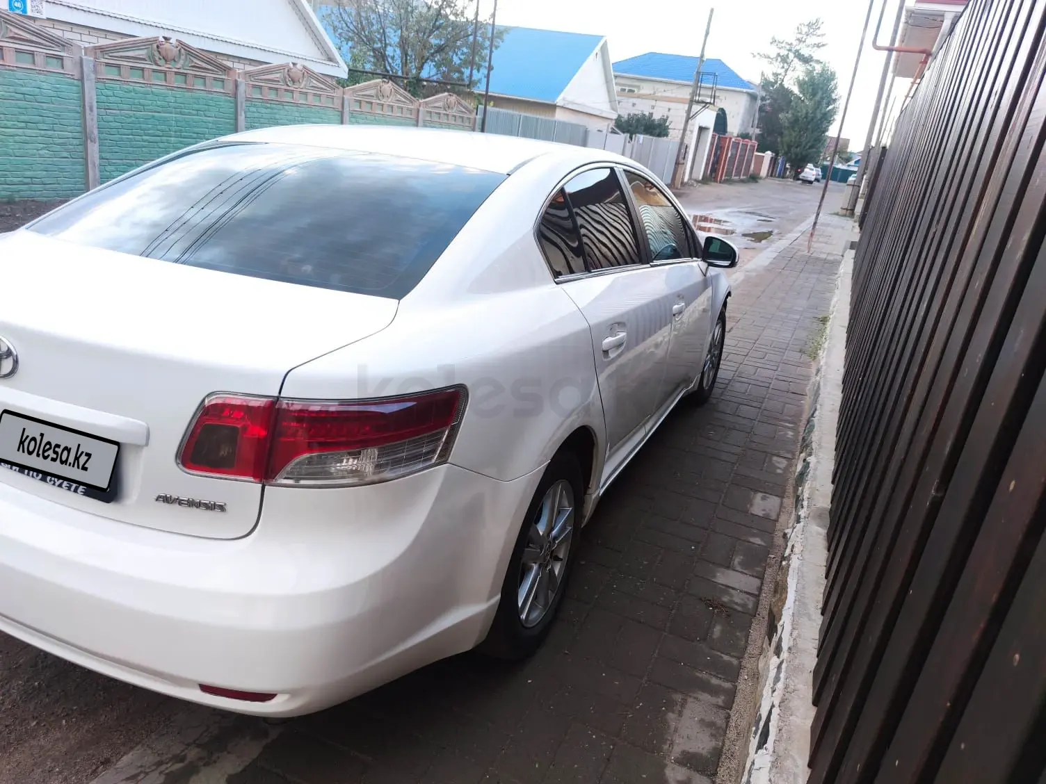 Toyota Avensis, 2010