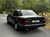 Mercedes-Benz E 260 1991 года за 700 000 тг. в Семей