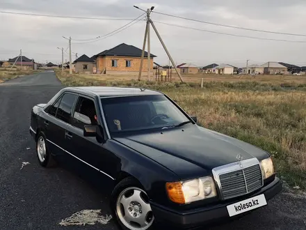 Mercedes-Benz E 230 1987 года за 900 000 тг. в Шымкент