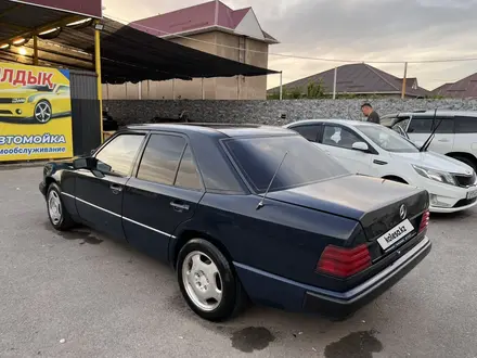 Mercedes-Benz E 230 1987 года за 900 000 тг. в Шымкент – фото 14
