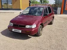 Mitsubishi Space Wagon, 1993