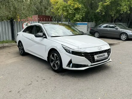 Hyundai Elantra 2021 года за 11 000 000 тг. в Астана – фото 2