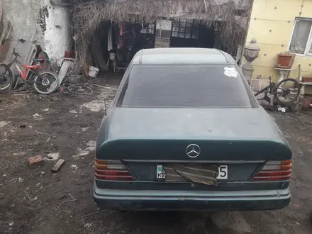 Mercedes-Benz E 230 1988 года за 800 000 тг. в Алматы