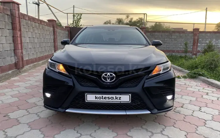 Toyota Camry 2018 годаfor12 500 000 тг. в Алматы