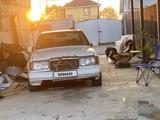 Mercedes-Benz E 260 1988 года за 600 000 тг. в Алматы