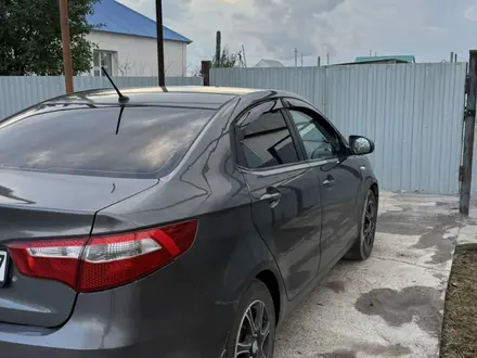 Kia Rio 2014 года за 3 600 000 тг. в Уральск – фото 2