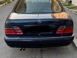 Mercedes-Benz E 200 1999 года за 1 800 000 тг. в Атырау – фото 5