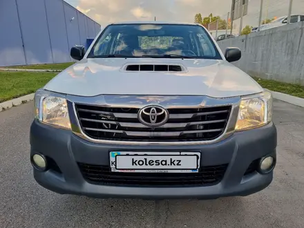 Toyota Hilux 2015 года за 10 700 000 тг. в Алматы – фото 2