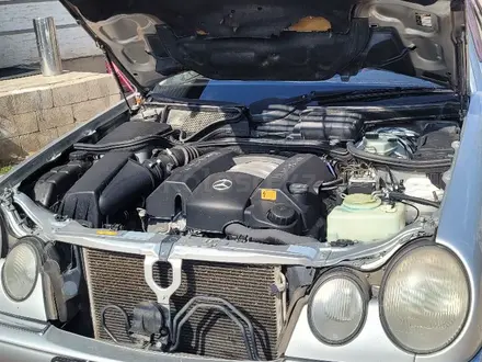 Mercedes-Benz E 320 1996 года за 4 500 000 тг. в Алматы – фото 3
