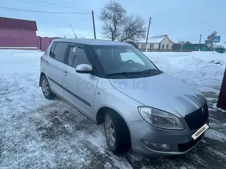 Skoda Fabia 2011 года за 3 500 000 тг. в Булаево – фото 2