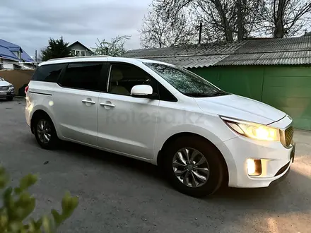 Kia Carnival 2018 года за 13 000 000 тг. в Алматы – фото 11