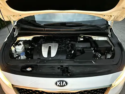 Kia Carnival 2018 года за 13 000 000 тг. в Алматы – фото 14