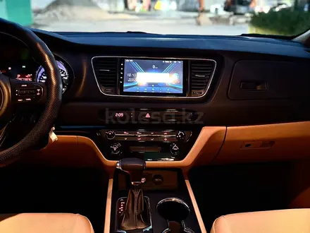 Kia Carnival 2018 года за 13 000 000 тг. в Алматы – фото 6