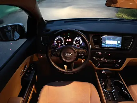 Kia Carnival 2018 года за 13 000 000 тг. в Алматы – фото 9