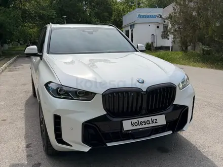 BMW X5 2025 года за 61 500 000 тг. в Астана