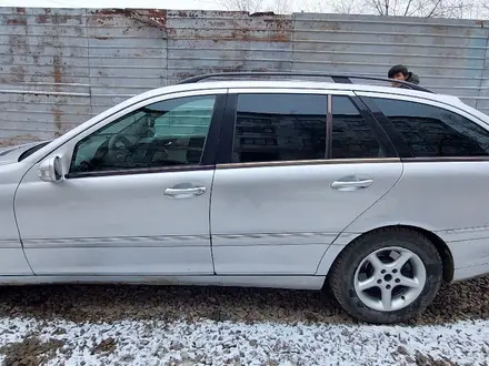 Mercedes-Benz C 220 2004 года за 4 500 000 тг. в Жезказган – фото 4