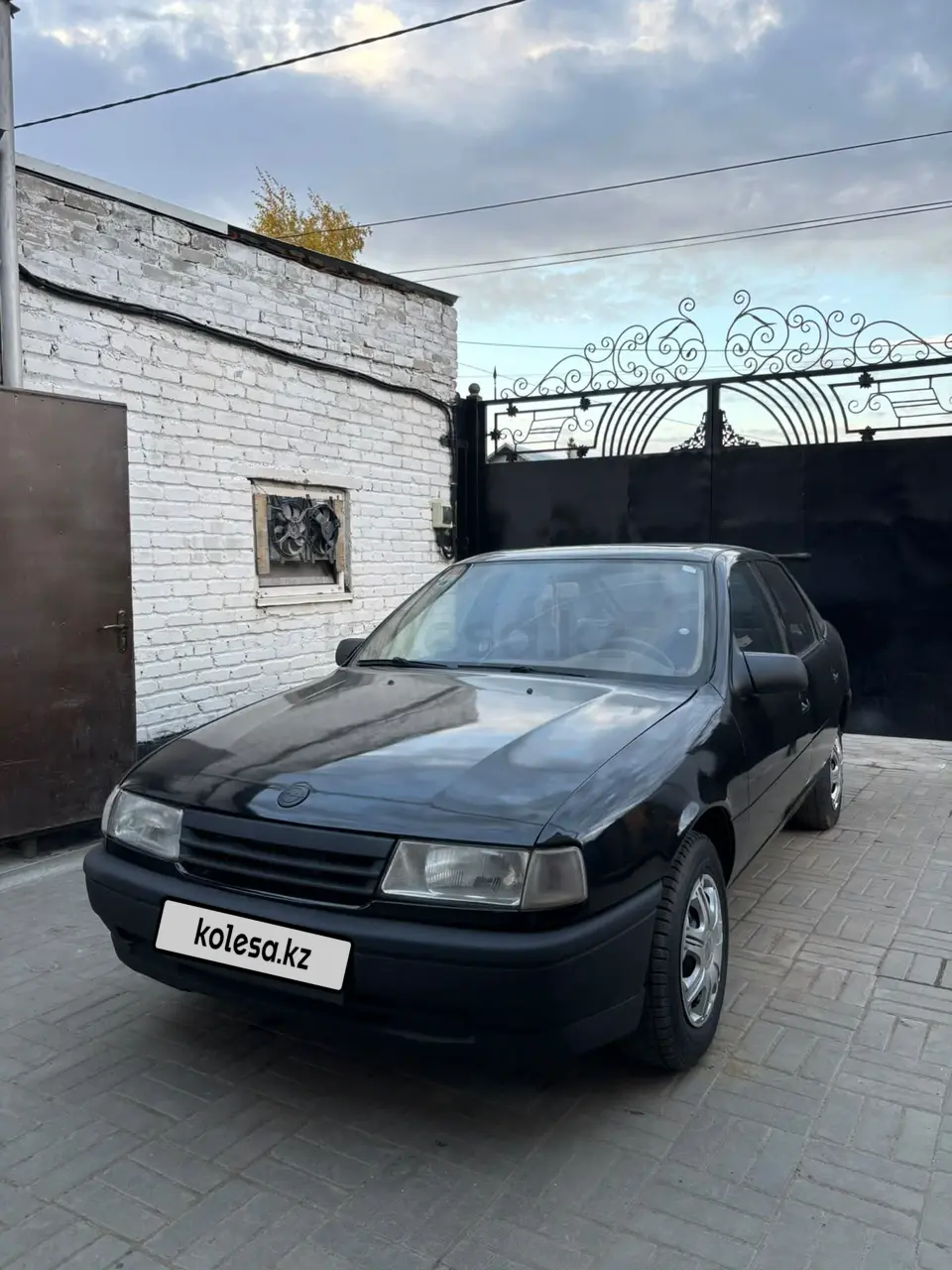 Opel Vectra, 1990