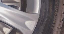 Зимние шины шипованые с дисками, разболтовка 5 на 114.3 за 170 000 тг. в Караганда – фото 2