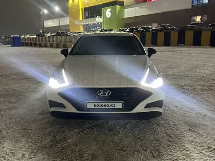 Hyundai Sonata 2021 года за 10 900 000 тг. в Караганда – фото 3