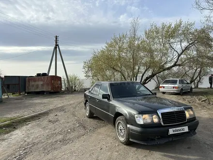 Mercedes-Benz E 260 1991 года за 2 200 000 тг. в Кокшетау – фото 2