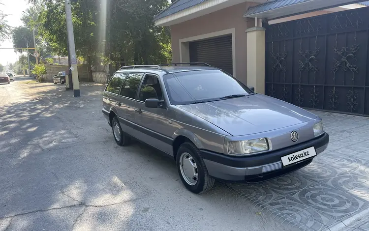 Volkswagen Passat 1993 годаүшін2 250 000 тг. в Тараз