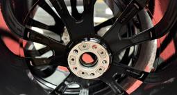 На BMW x7 диски с резиной оригинал. Continental 275 40 22, 315 35 22. за 2 300 000 тг. в Алматы – фото 2