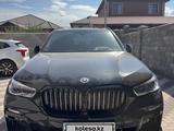 BMW X5 2021 года за 35 500 000 тг. в Алматы – фото 2