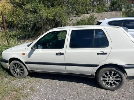 Volkswagen Golf 1994 года за 1 500 000 тг. в Караганда – фото 2