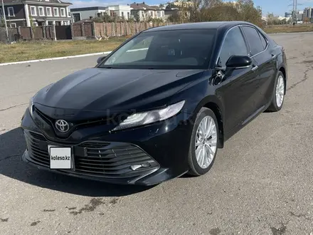 Toyota Camry 2018 года за 12 600 000 тг. в Астана – фото 2